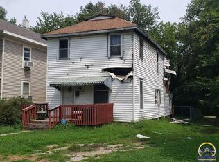 1628 SW Clay St, Topeka, KS 66604