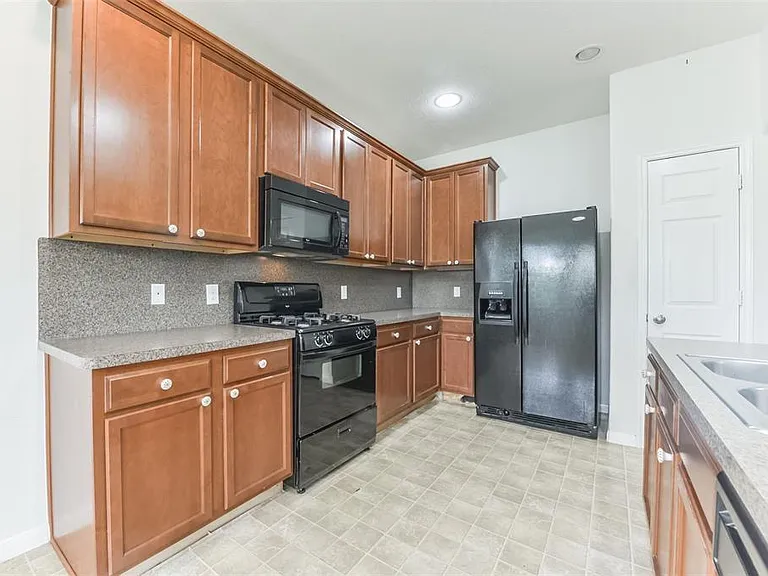 2503 Blue Reef Dr — Photo 9