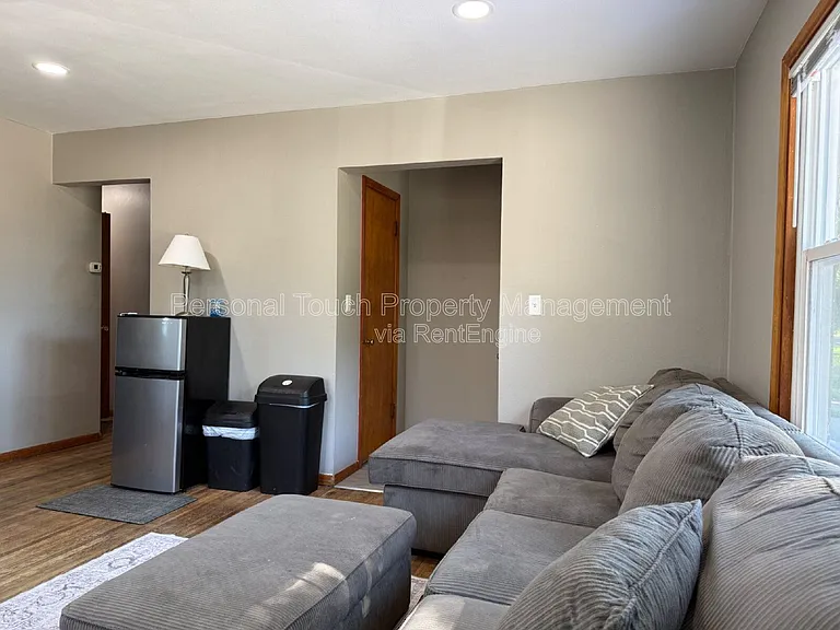 413 22nd St S — Photo 6