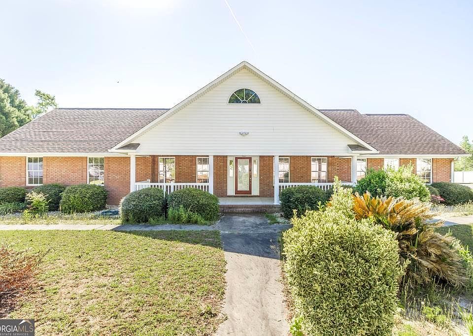 1st image of 201 Strawberry Cir