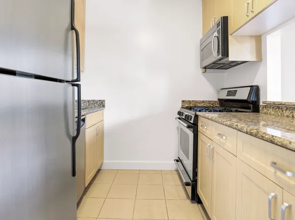 235 West 48th Street image 6 of 7