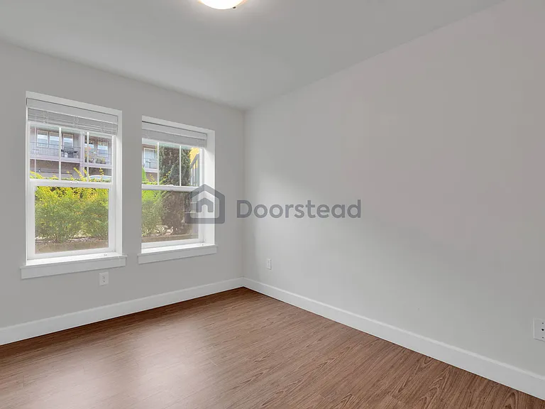 1333 Chelsea Walk NE — Photo 15