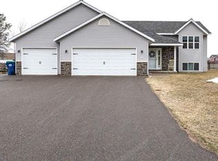 2540 Moondance Dr, Kronenwetter, WI 54455