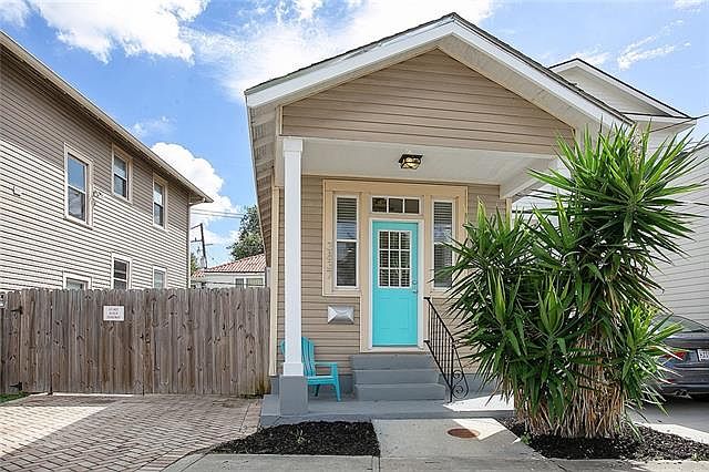 1st image of 3837 Delachaise St