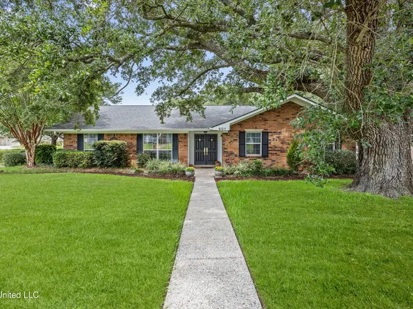 901 N Shore Dr, Biloxi, MS 39532
