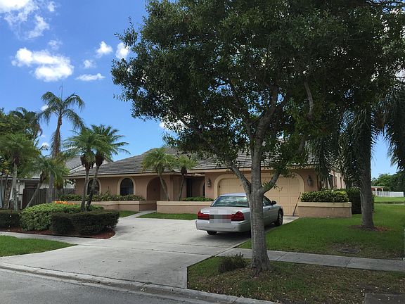 4th image of 1080 NW 101st Way