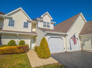 182 Erik Dr, East Setauket, NY 11733