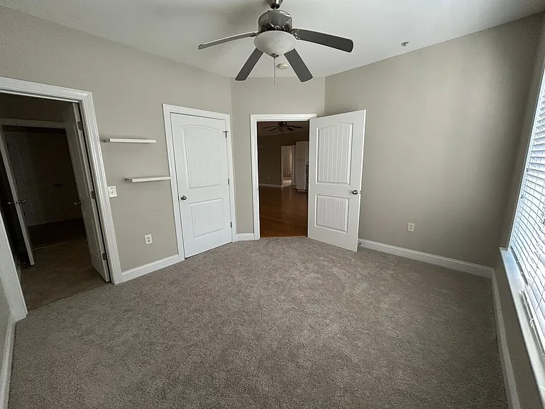 300 Gateway Dr — Photo 22