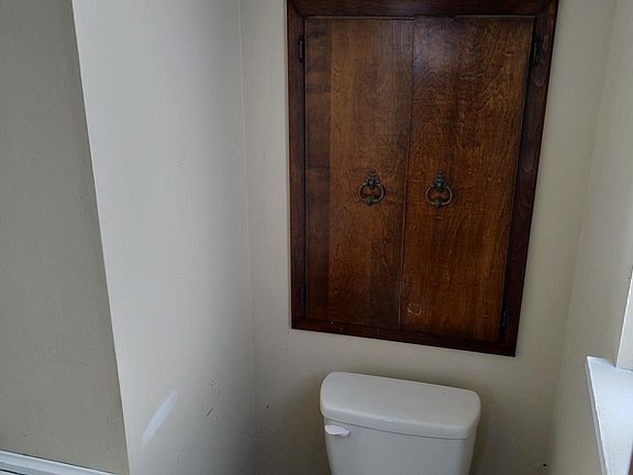 2nd image of 257 Parkway Dr