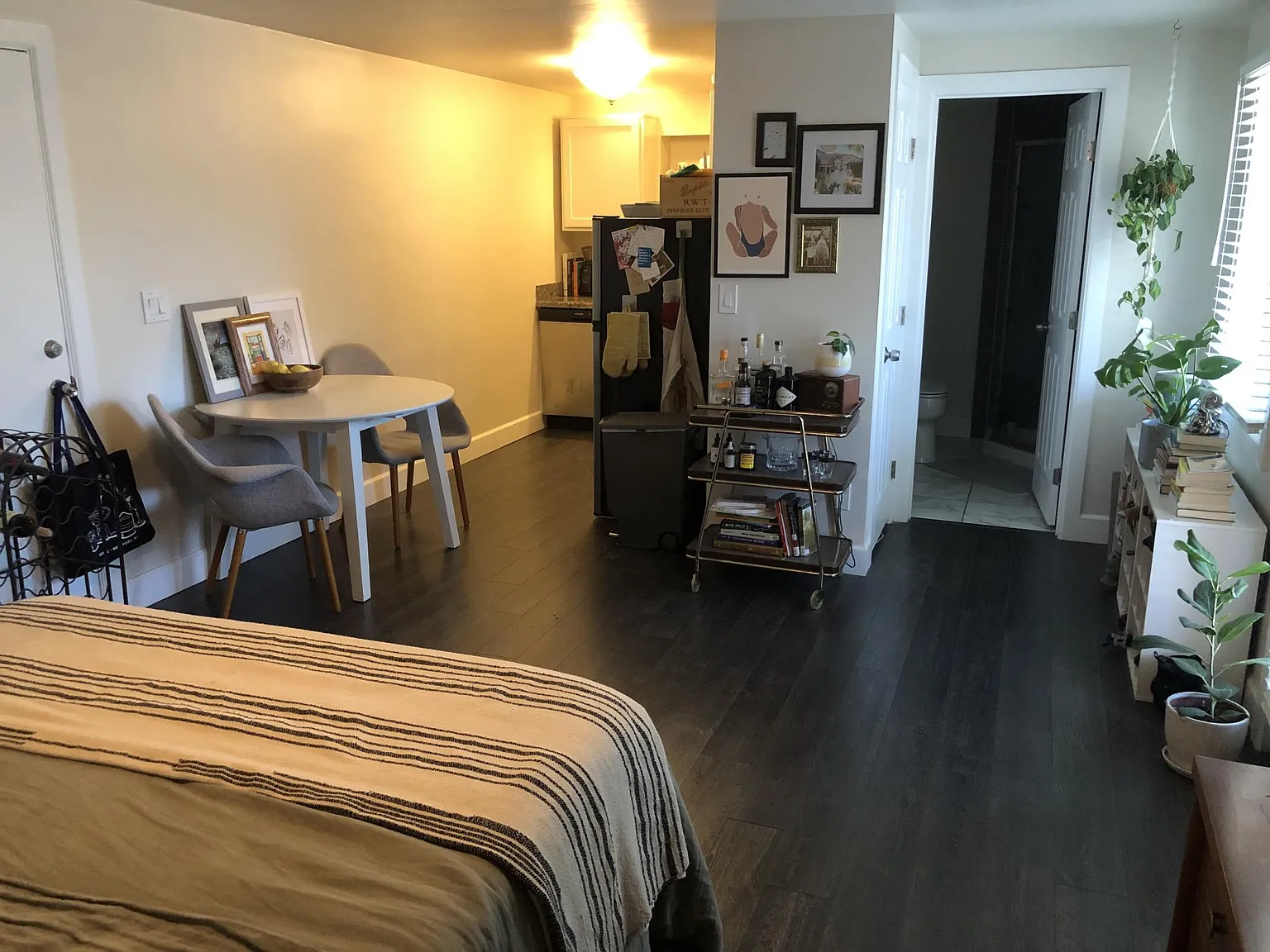 Studio, 400 sqft, $950 — Photo 2