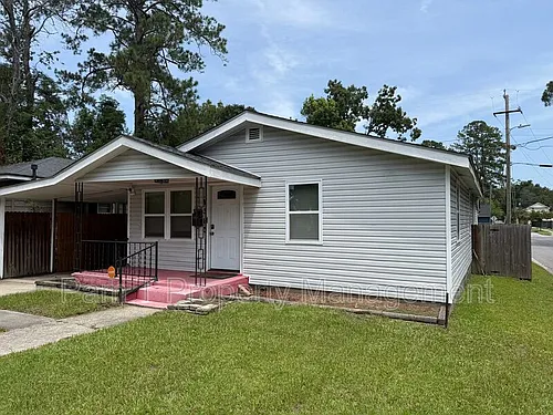 1320 E 58th St Photo 1