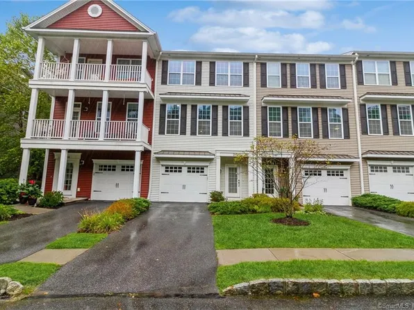 154 Warrington Round #154, Danbury, CT 06810