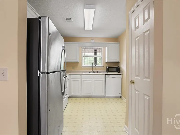 211 Edgewater Rd #40 — Photo 4