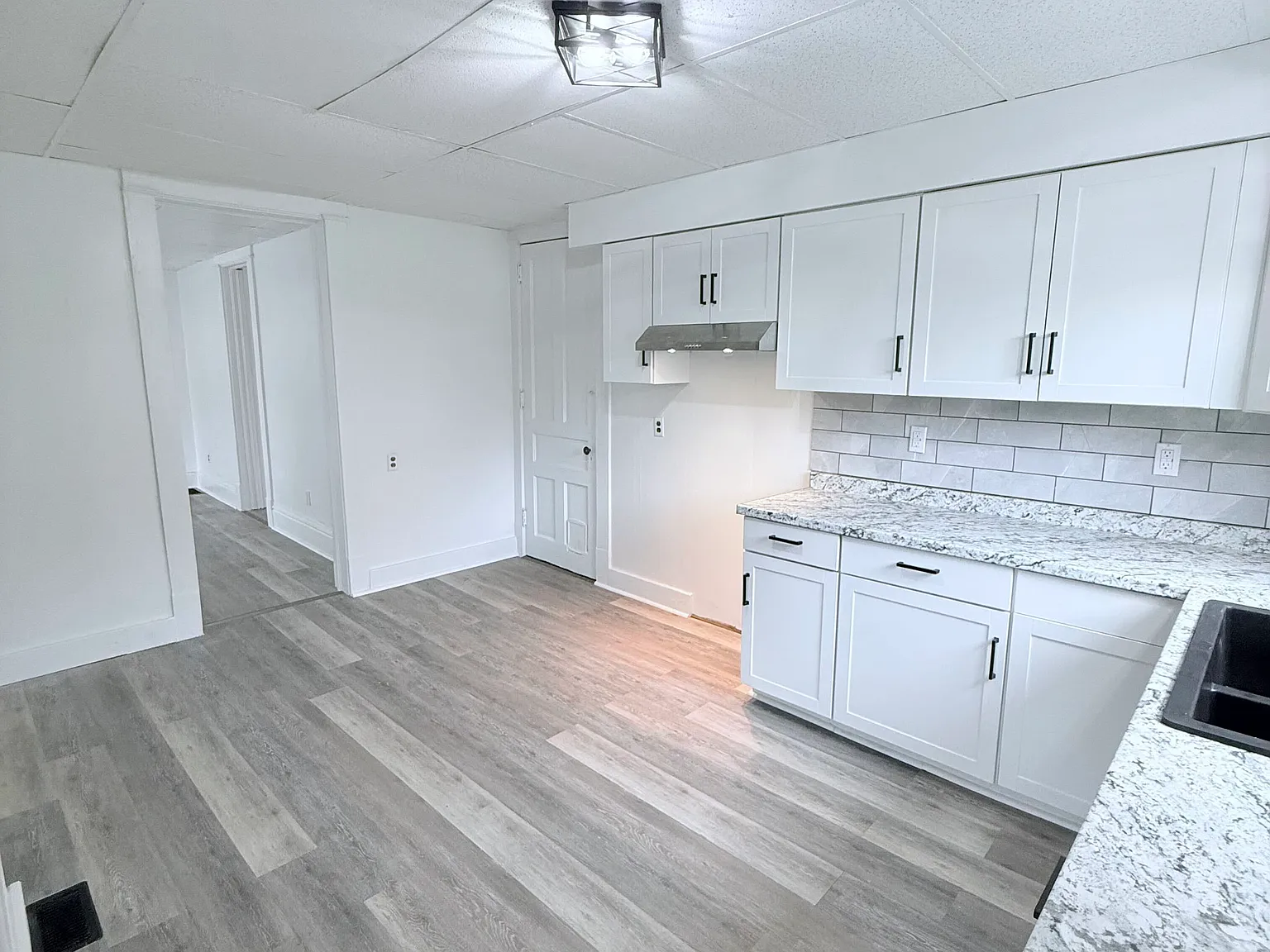 4 bed, 2472 sqft, $1,695 — Photo 4