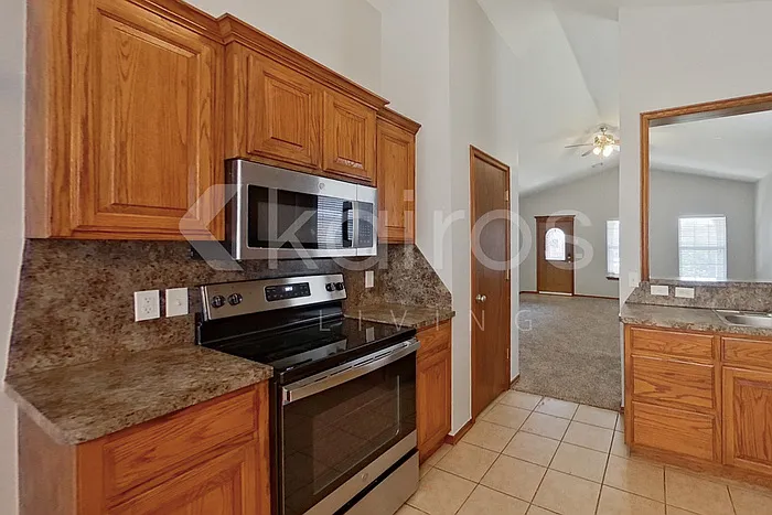 2421 Arbor Dr — Photo 8