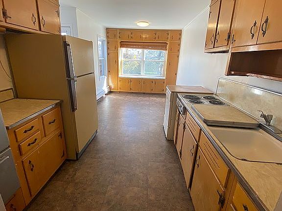 5th image of 342 Balchen St