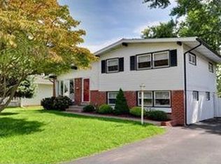 511 Portland Dr, Broomall, PA 19008