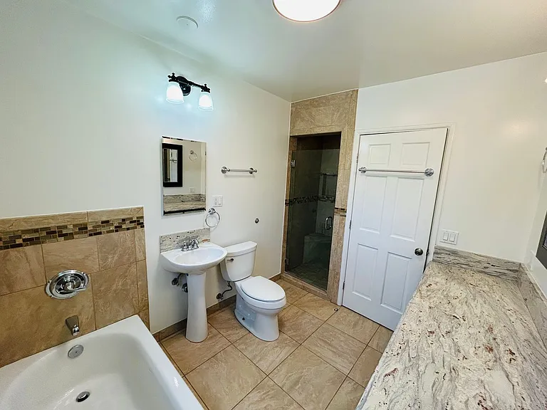 340-342 N Harper Ave — Photo 20