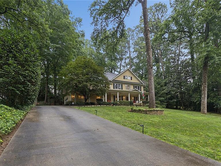 Listing photo 3