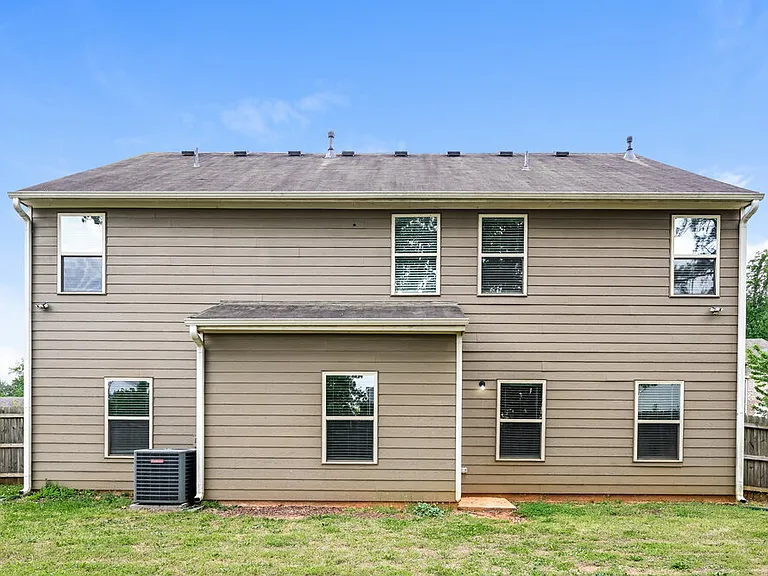 4047 Clay Ct SE — Photo 17