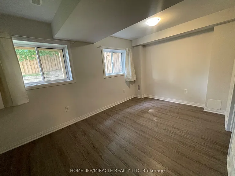 51 Sparrow Ave #20 — Photo 5