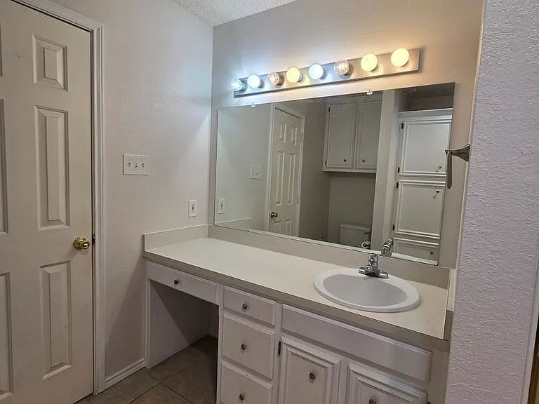 401 Justice Ave — Photo 15