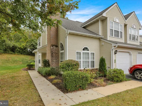 137 Hickory Ln, Wyomissing, PA 19610