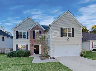 812 Red Oak Tree Dr, Fuquay Varina, NC 27526