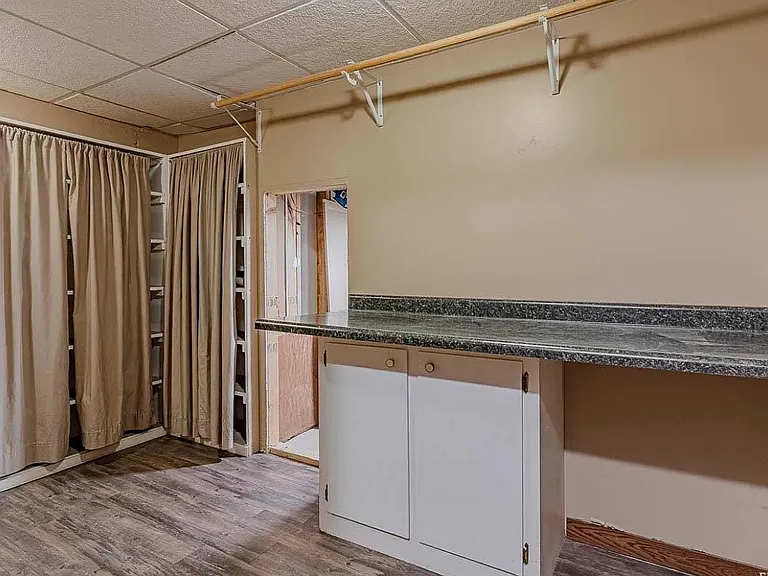 1414 Westwind Dr — Photo 2