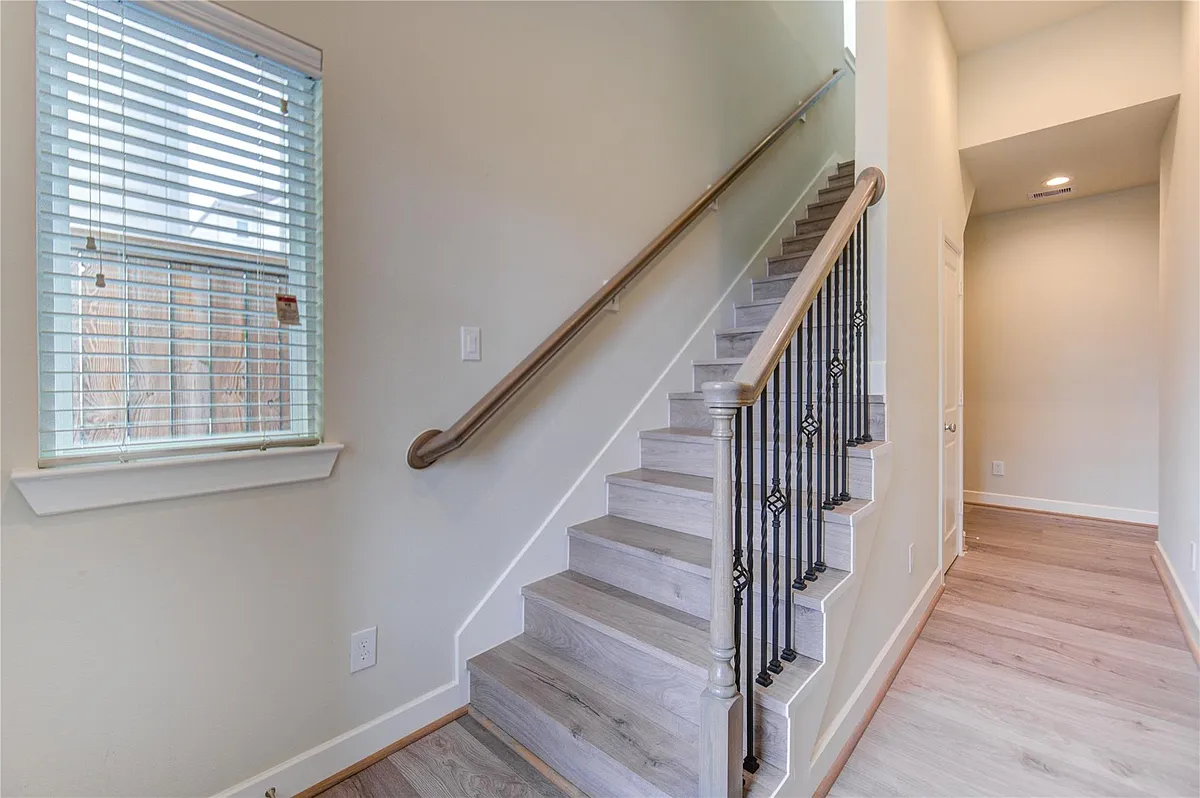 Building Photo - 730 Carriage Knolls Dr
