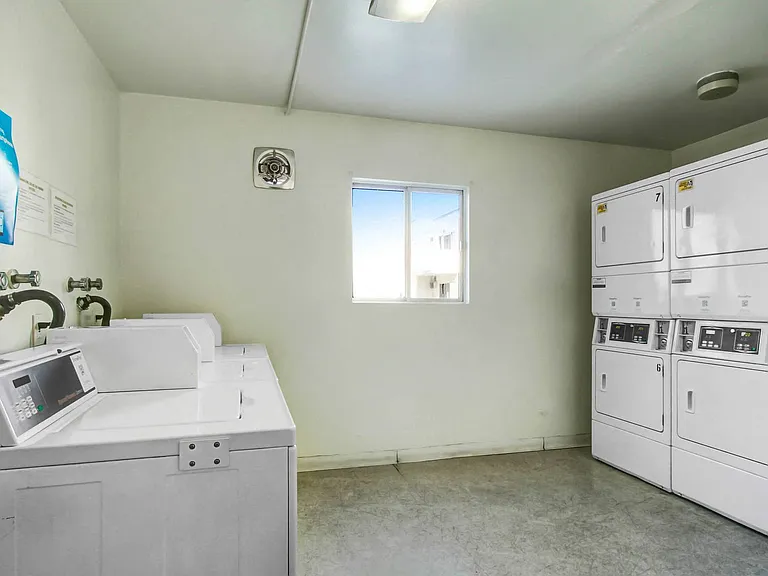 Arch Apartments — Photo 13