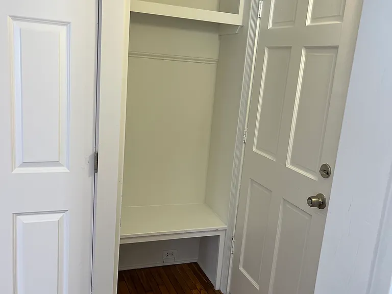 85 Kings Hwy E — Photo 9