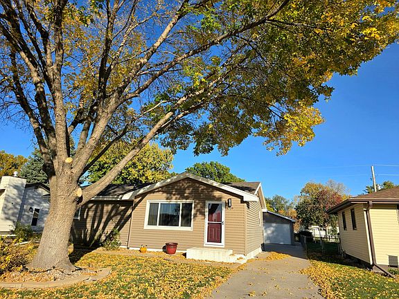 3rd image of 1719 N Taylor Ave