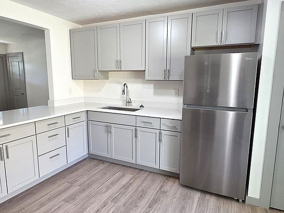 5th image of 8421 Banyan Ln