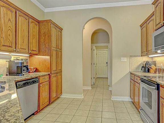 3rd image of 1709 Mahan Dr