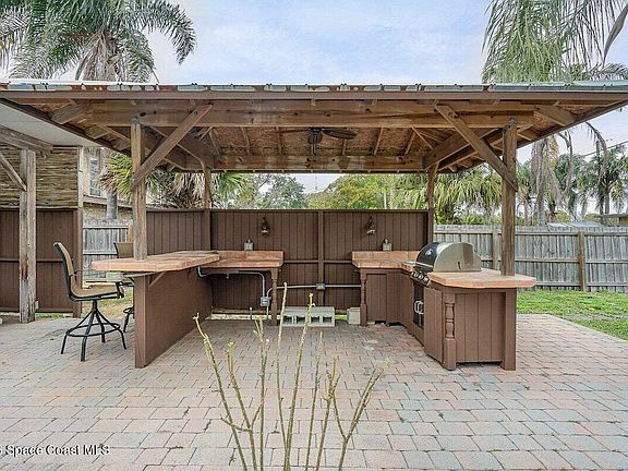 3rd image of 739 Bonnie Cir