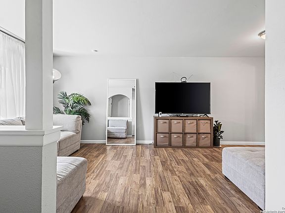 5th image of 4211 GREYSTONE DR