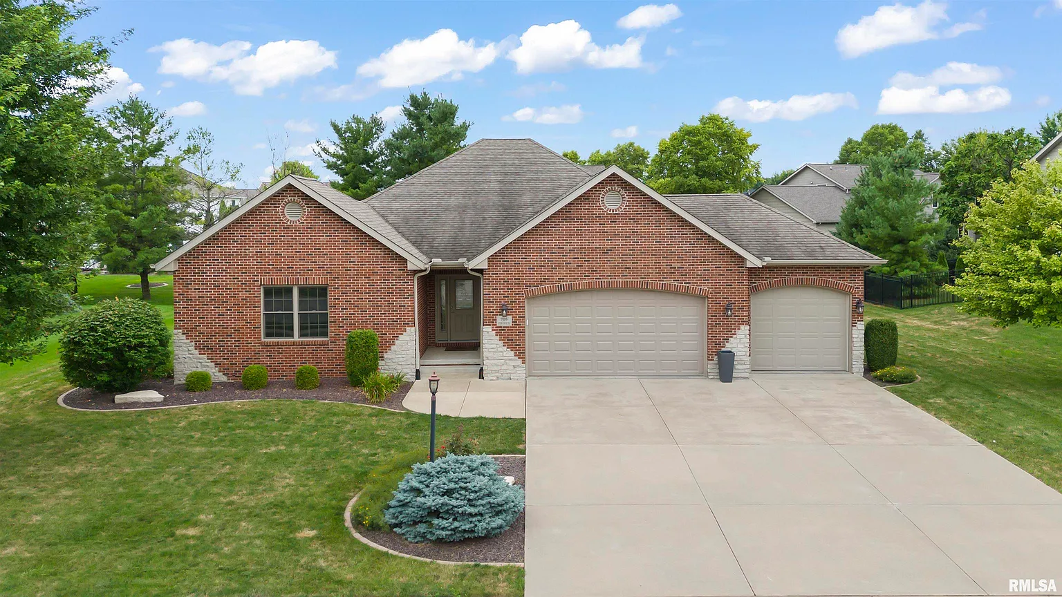 706 Stoneway Dr photo 1