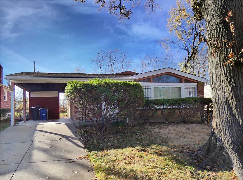 7142 Willow Tree Ln photo 1