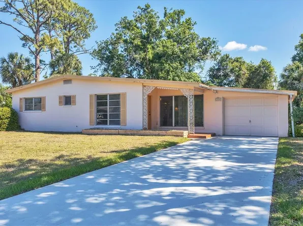 2538 LAKESHORE CIRCLE, PORT CHARLOTTE, FL 33952