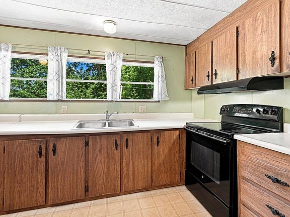 3rd image of 4 Vindale Road