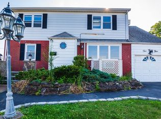 533 17th St, West Babylon, NY 11704