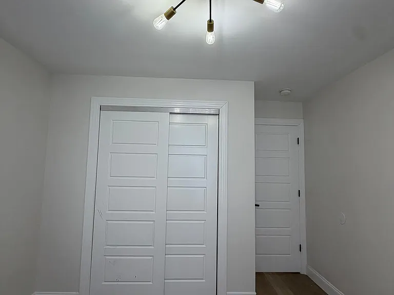 213 Sumner Ave #2 — Photo 10
