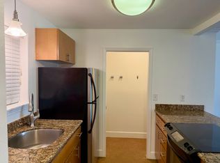 1033 SW Gibbs St UNIT 201, Portland, OR 97239