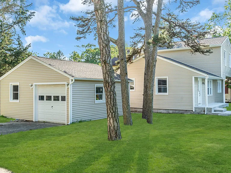 32 Northfield Ave — Photo 23