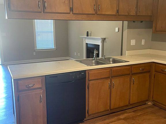 5th image of 5579 Chapel Hill Dr