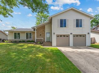 320 Byron Ave, Bloomingdale, IL