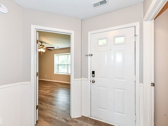 4th image of 951 Peony Ln