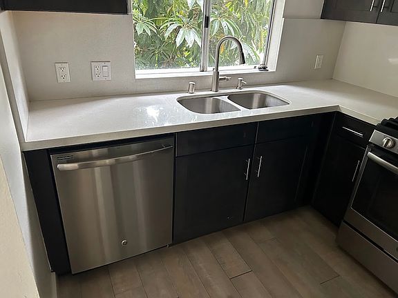 2nd image of 2218 N Beachwood Dr APT 101