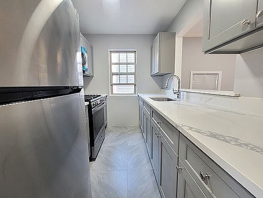 3rd image of 707 Cozine Ave Floor 1